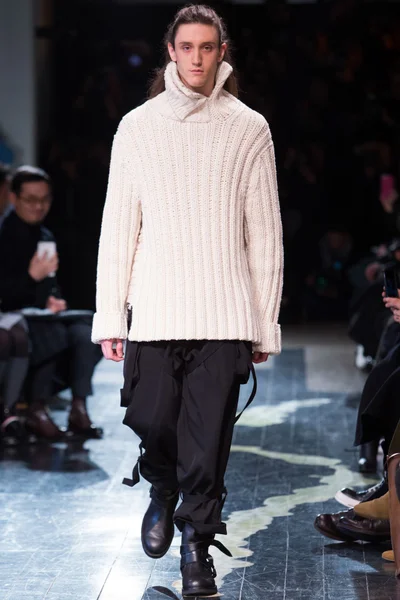 Look 10